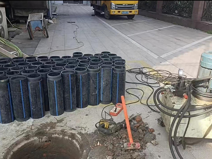 襄汾PE置换管厂家 DN315置换管 非开挖管短管置换